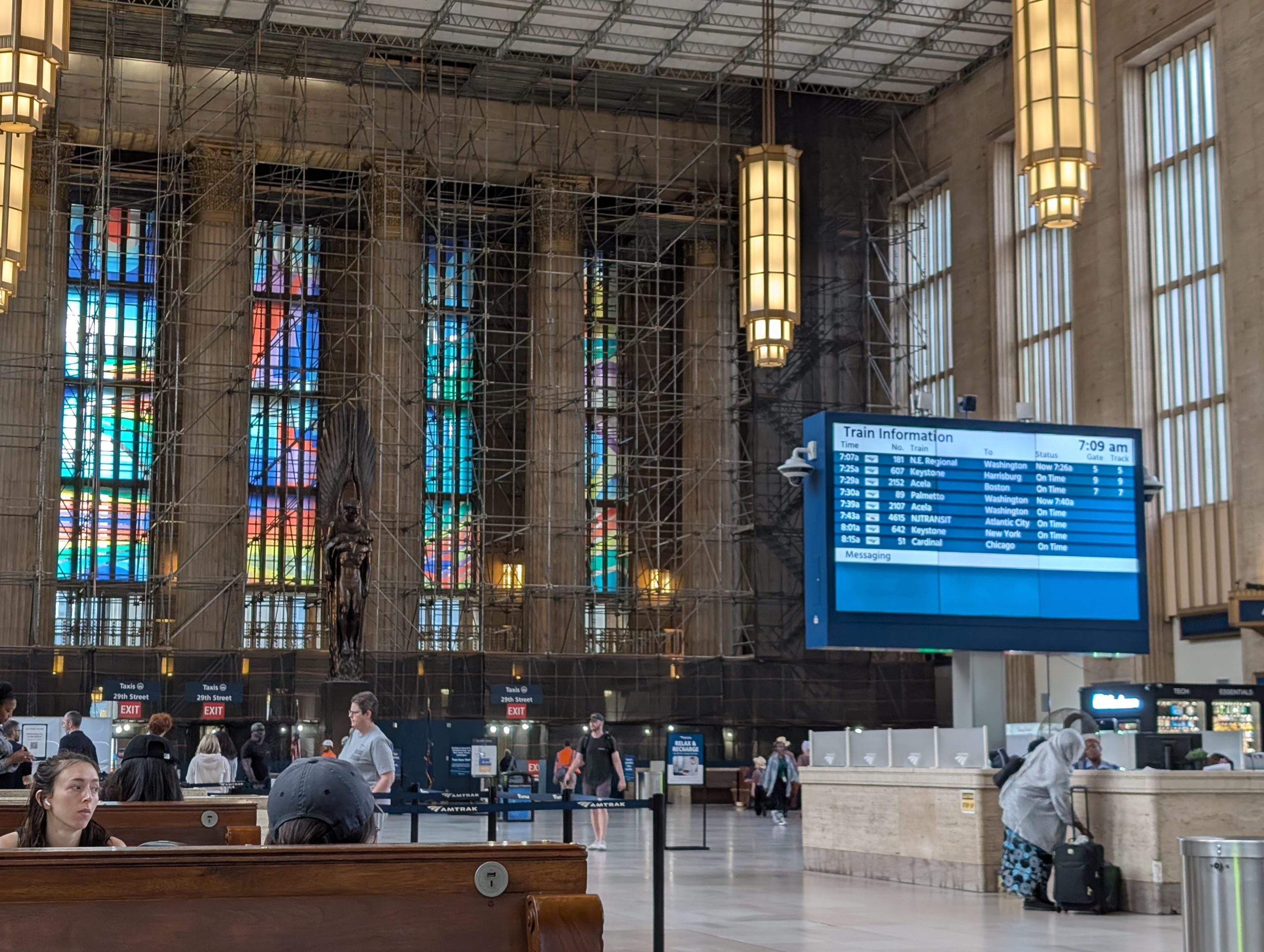 Main hall at William H. Gray 30th St. Station.
