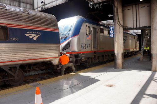 Unhooking the electric locomotive.