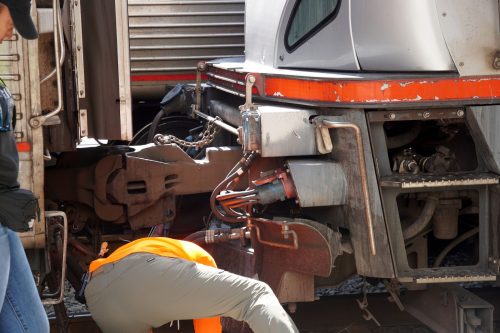 Unhooking the electric locomotive.